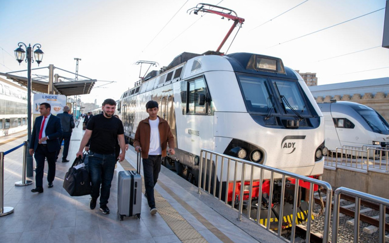 tbilisi-qatarlarinda-sernisin-tutumu-artirilir