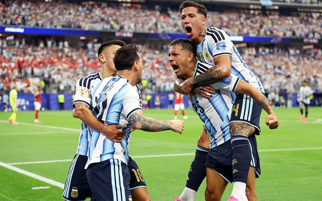 messi-davam-dedi