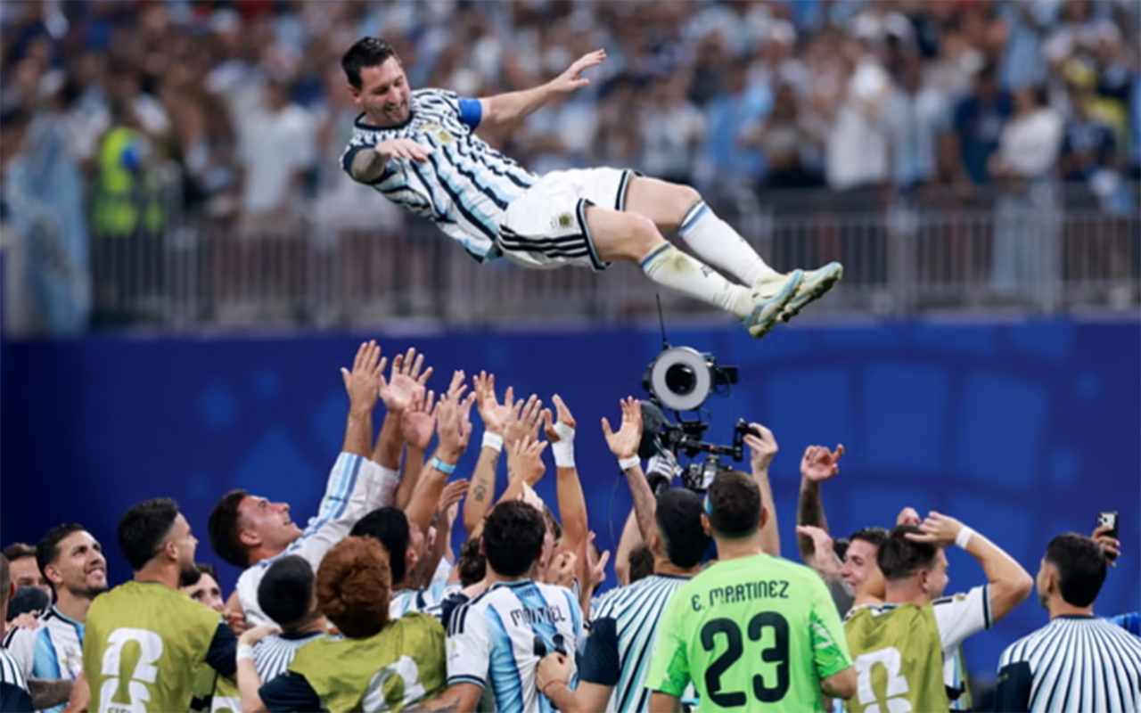 messi-davam-dedi