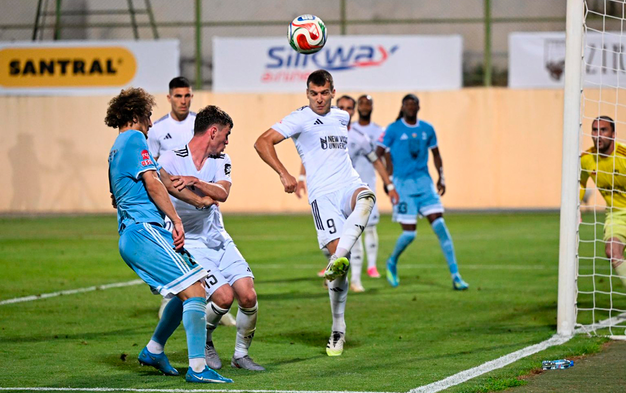 zire-torpedo-matci-azerbaycan-futbolu-tarixine-iki-yubileyle-dusdu