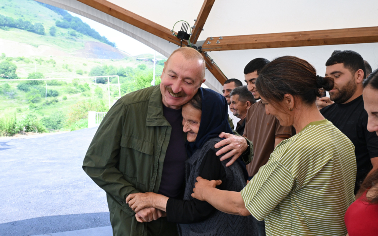 prezident-kicik-qaladeresinde-sakinlerle-gorusdu