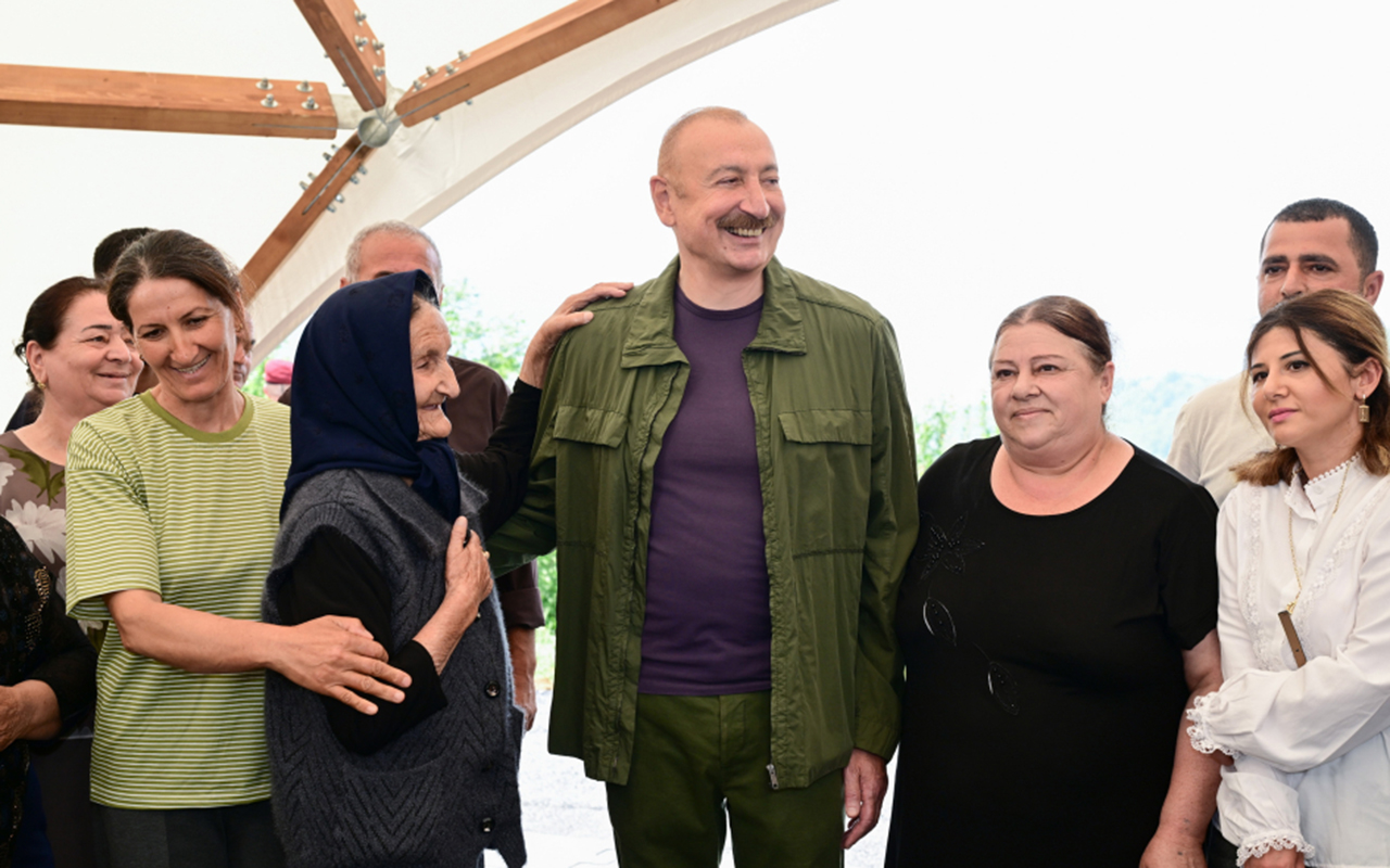 kicik-qaladeresinde-sakinlerimiz-ile