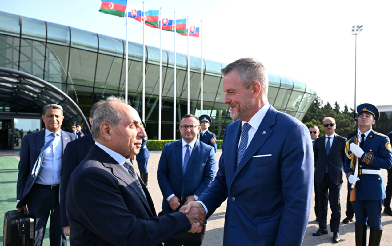 slovakiya-prezidentinin-seferi-basa-catdi
