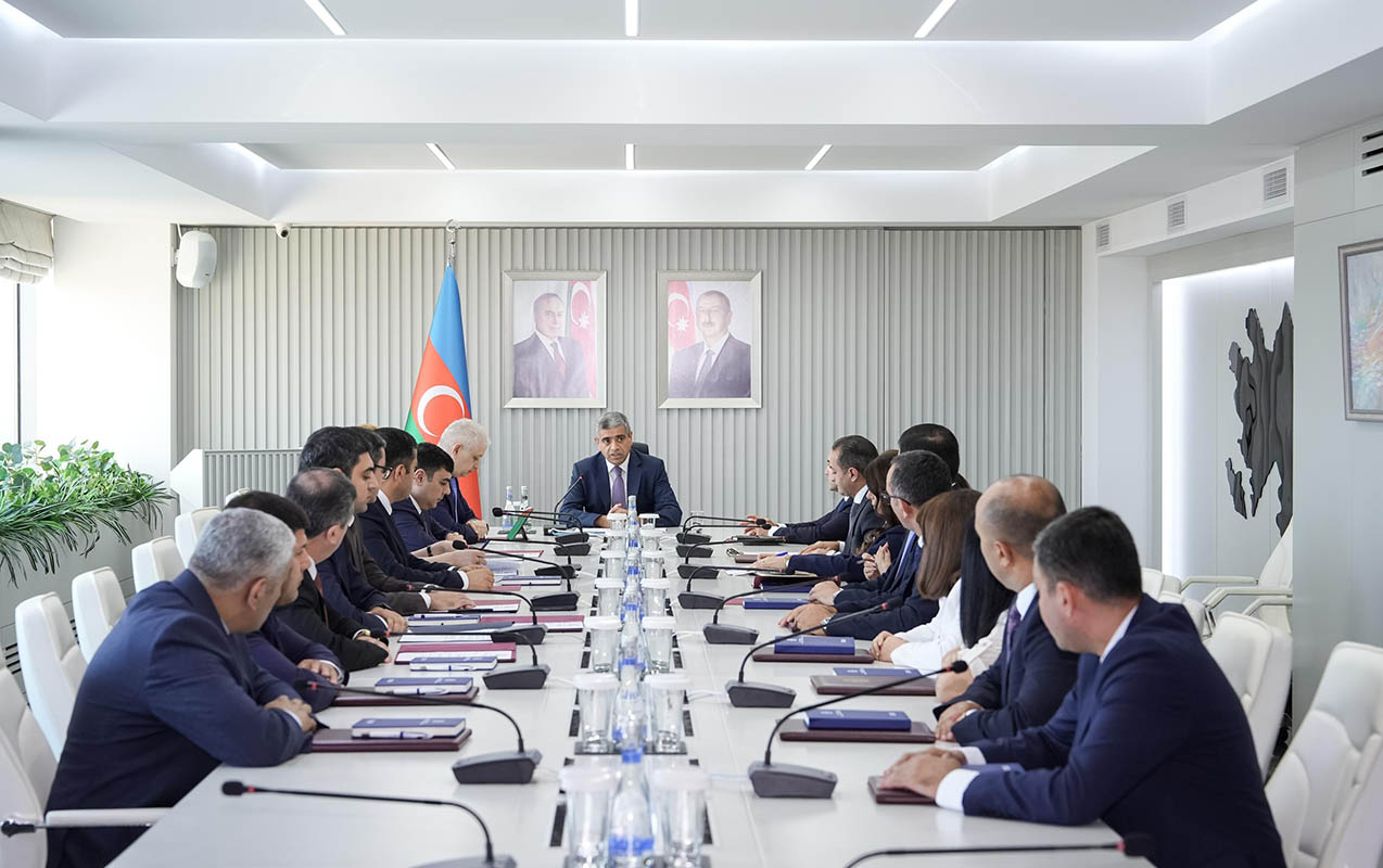 teltif-edilmis-emekdaslara-vesiqeler-ve-medallar-teqdim-olundu