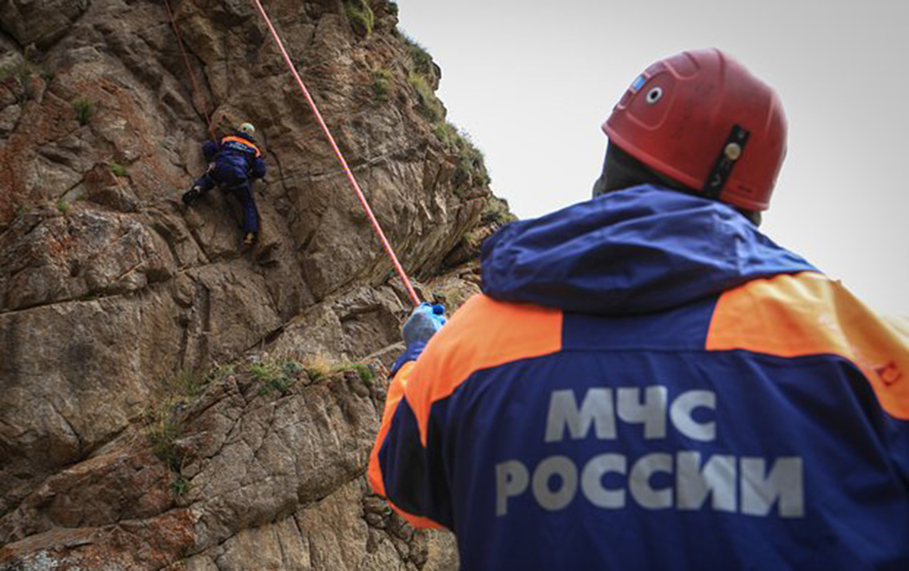 elbrus-dagina-dirmasan-iki-alpinist-yixildi