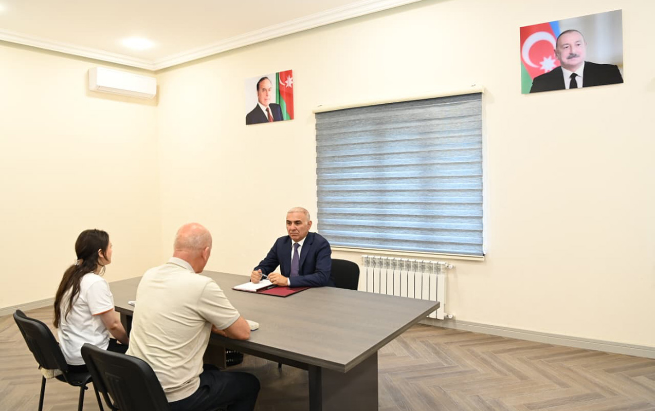 vuqar-ehmedov-xankendide-vetendaslari-qebul-etdi