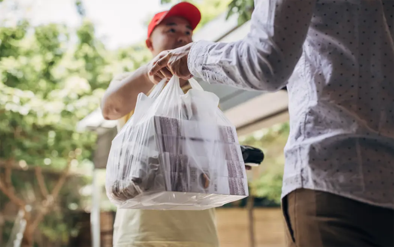 kuryer-olkenin-en-nufuzlu-edebi-mukafatini-qazandi