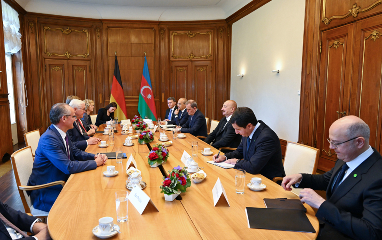 azerbaycan-ve-almaniya-prezidentleri-genis-terkibde-gorusdu