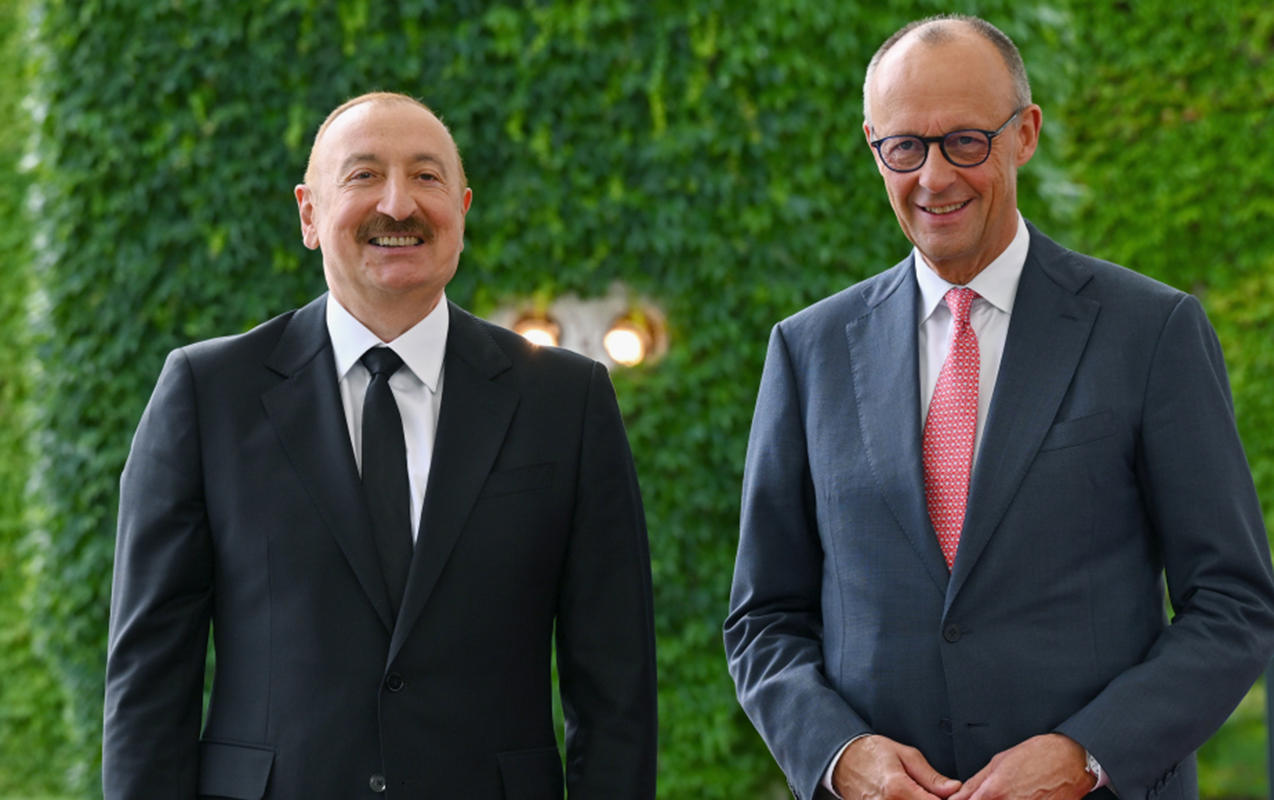 eliyev-berlinde-resmi-qarsilandi