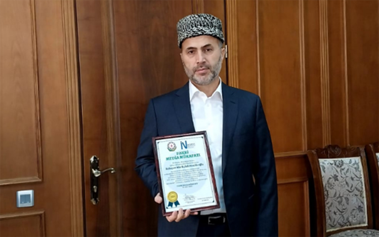 bibi-heybetin-imaminin-diplomu-taninmadi