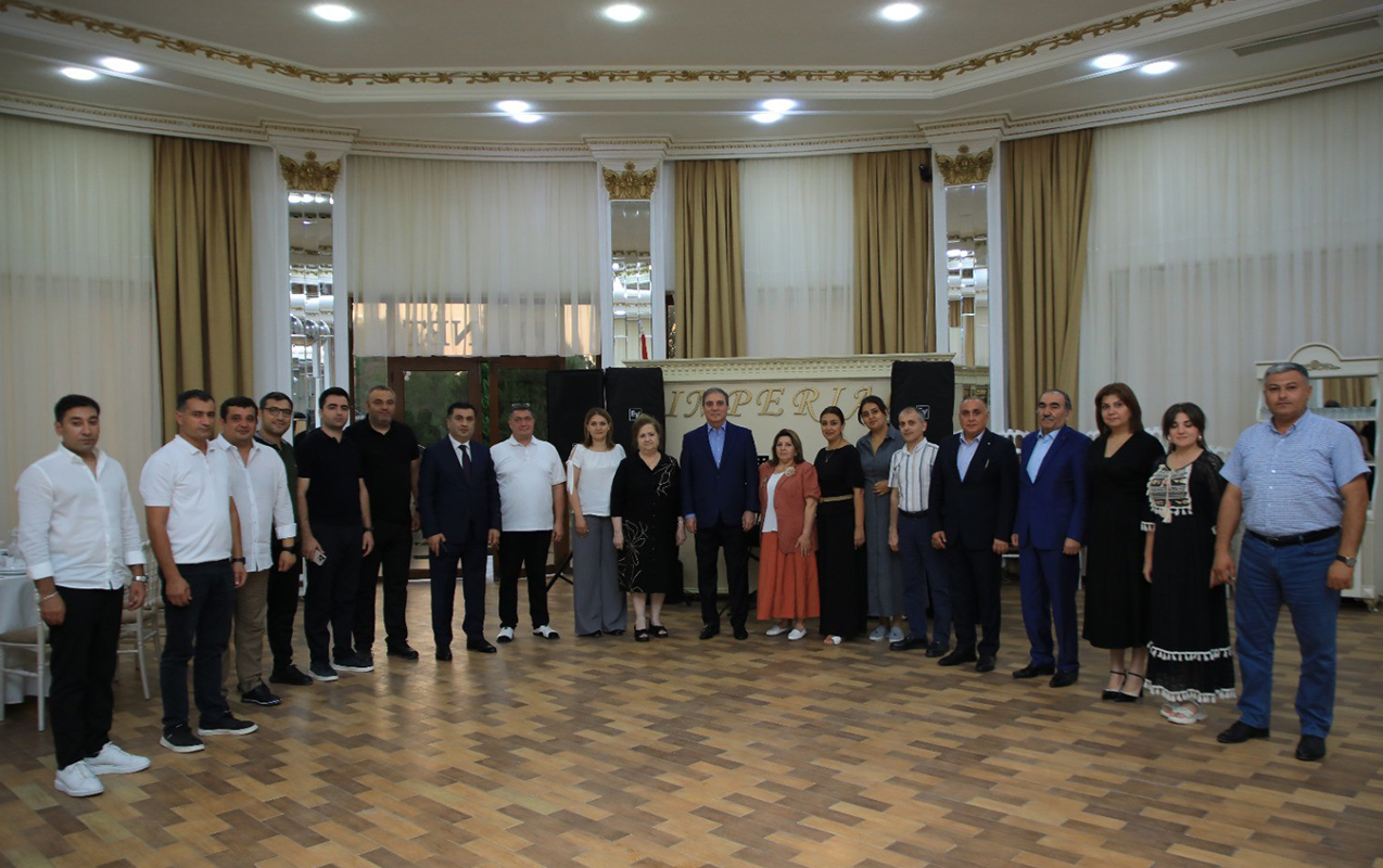 niyazi-bayramov-media-numayendeleri-ile-gorusdu