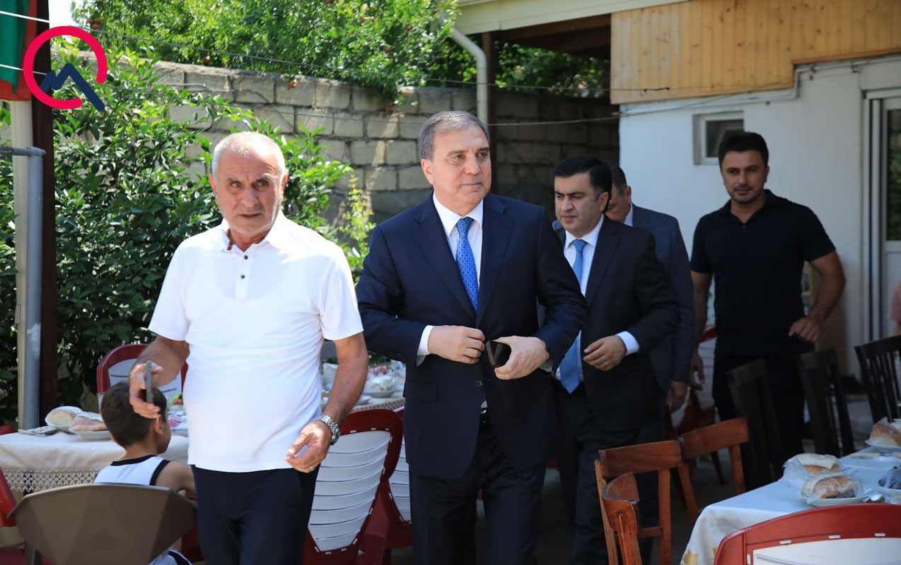 niyazi-bayramov-natiq-qasimovun-ailesini-ziyaret-etdi