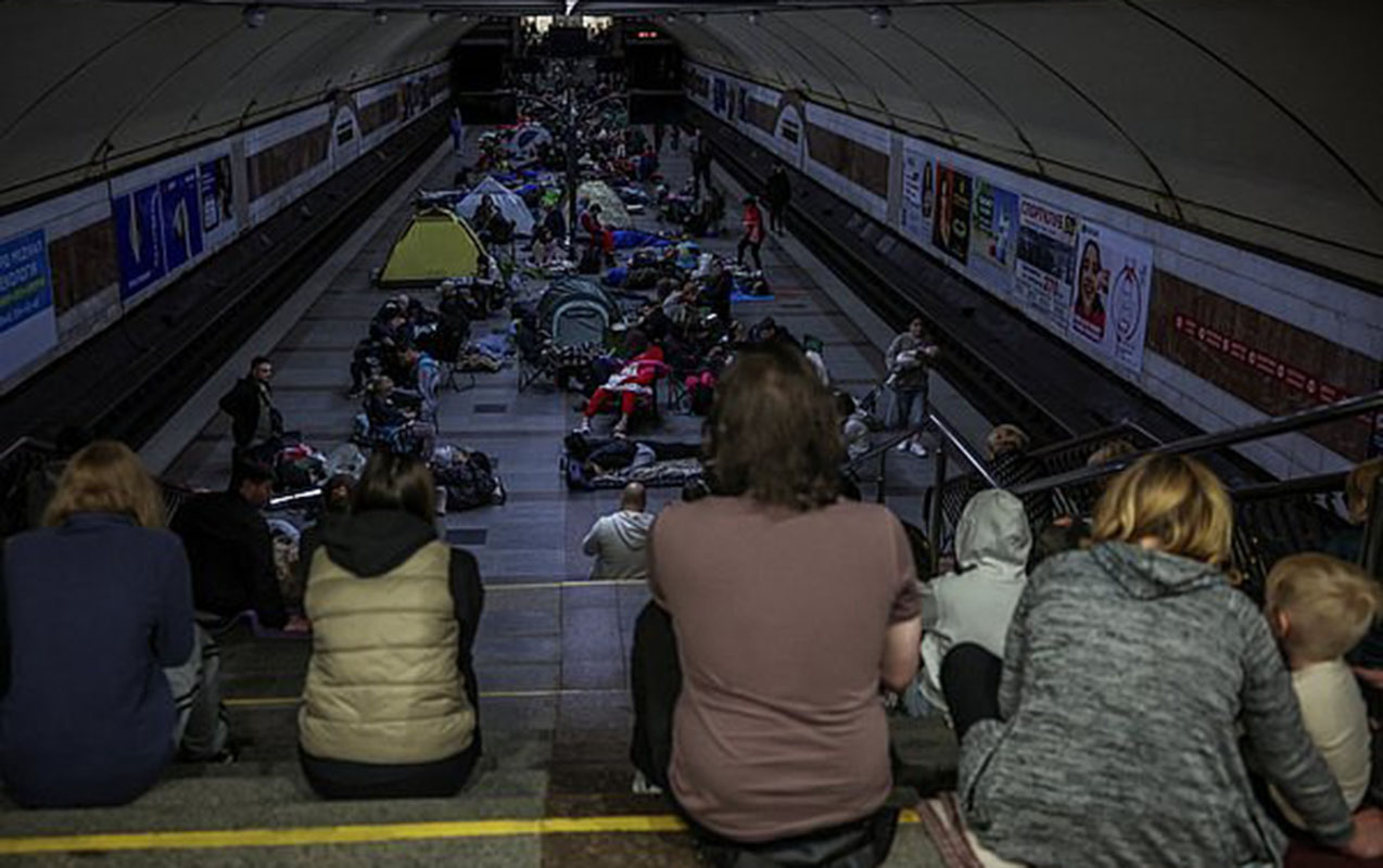 hucum-tehlukesi-fonunda-metroya-dolusdular