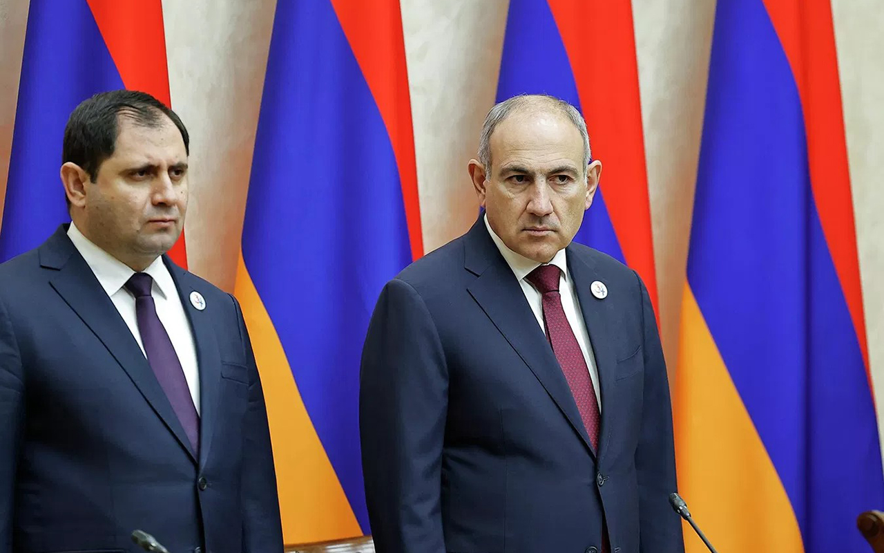 pasinyan-onun-isinden-narazidir