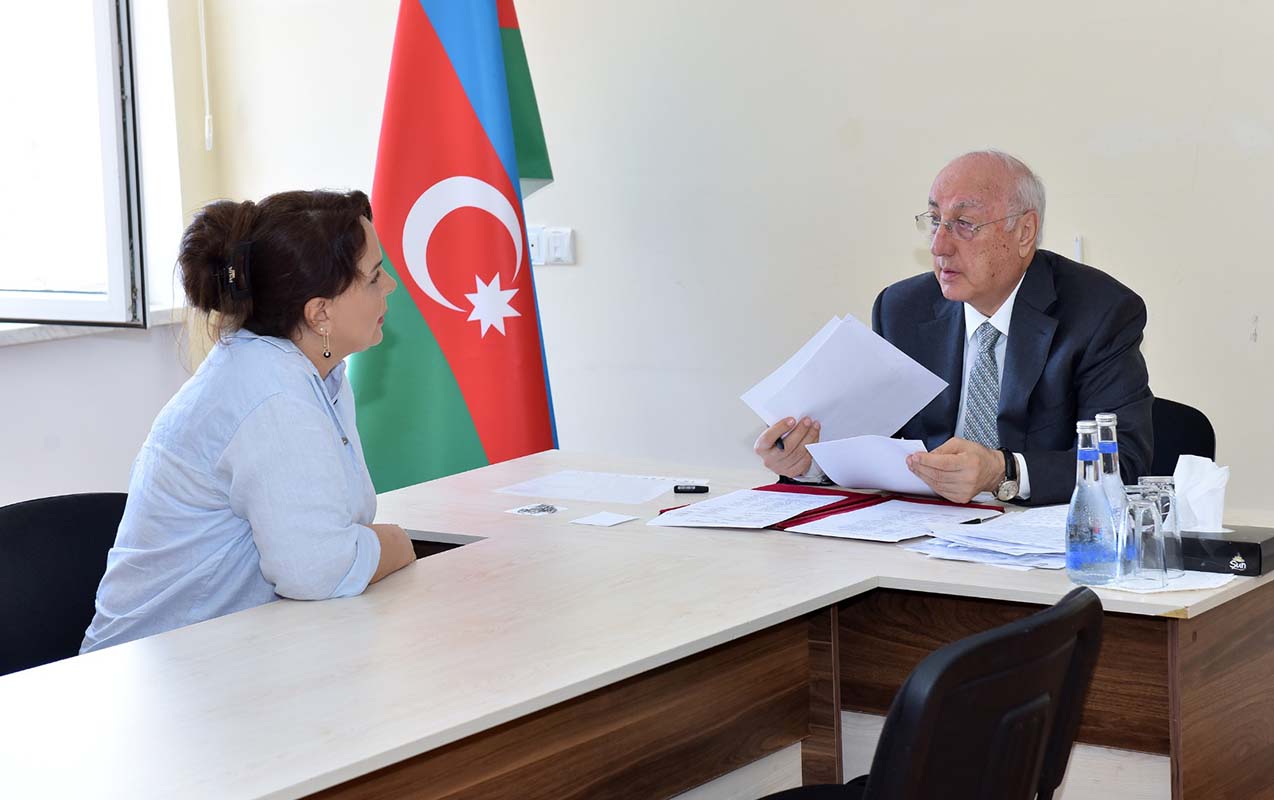 zakir-ferecov-novbeti-seyyar-qebul-kecirdi