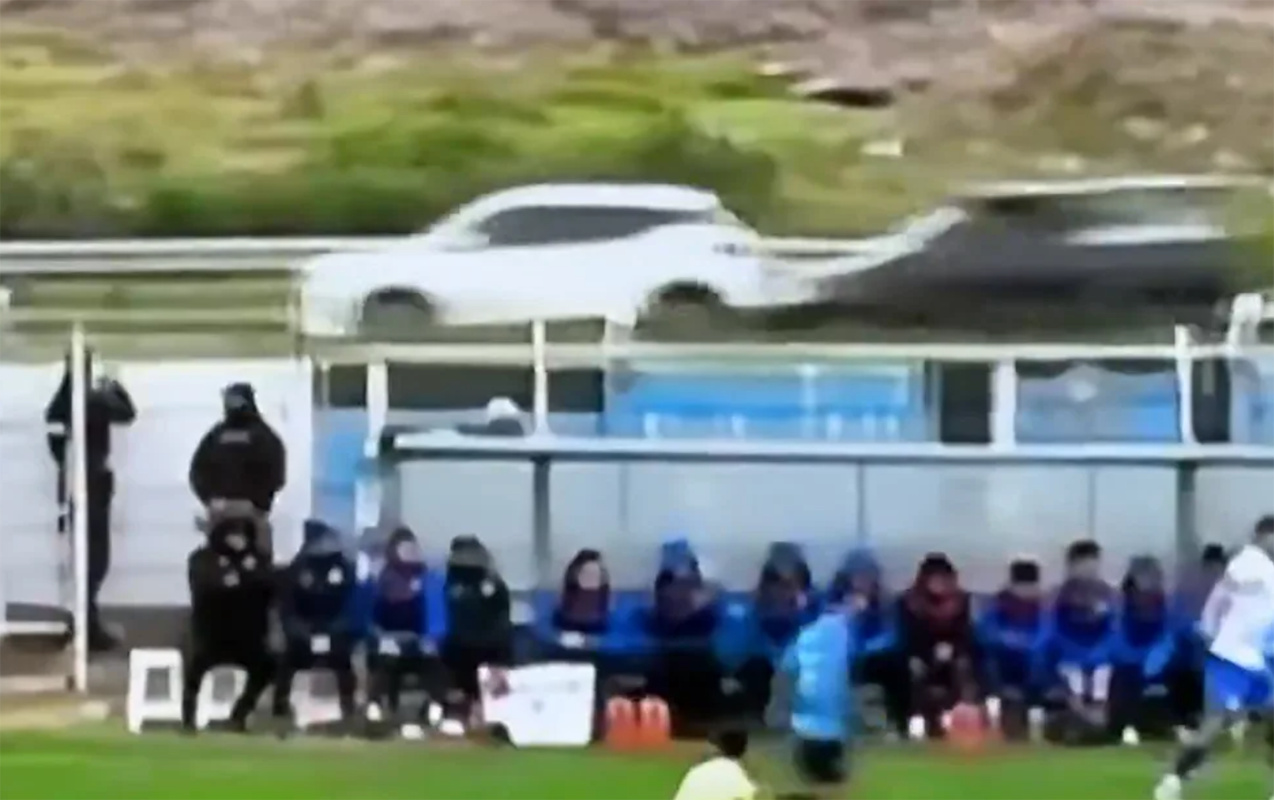 stadiondan-ucan-top-yolda-qezaya-sebeb-oldu