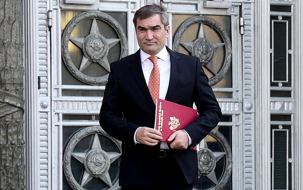 rusiyadaki-sefiri-geri-cagirdilar