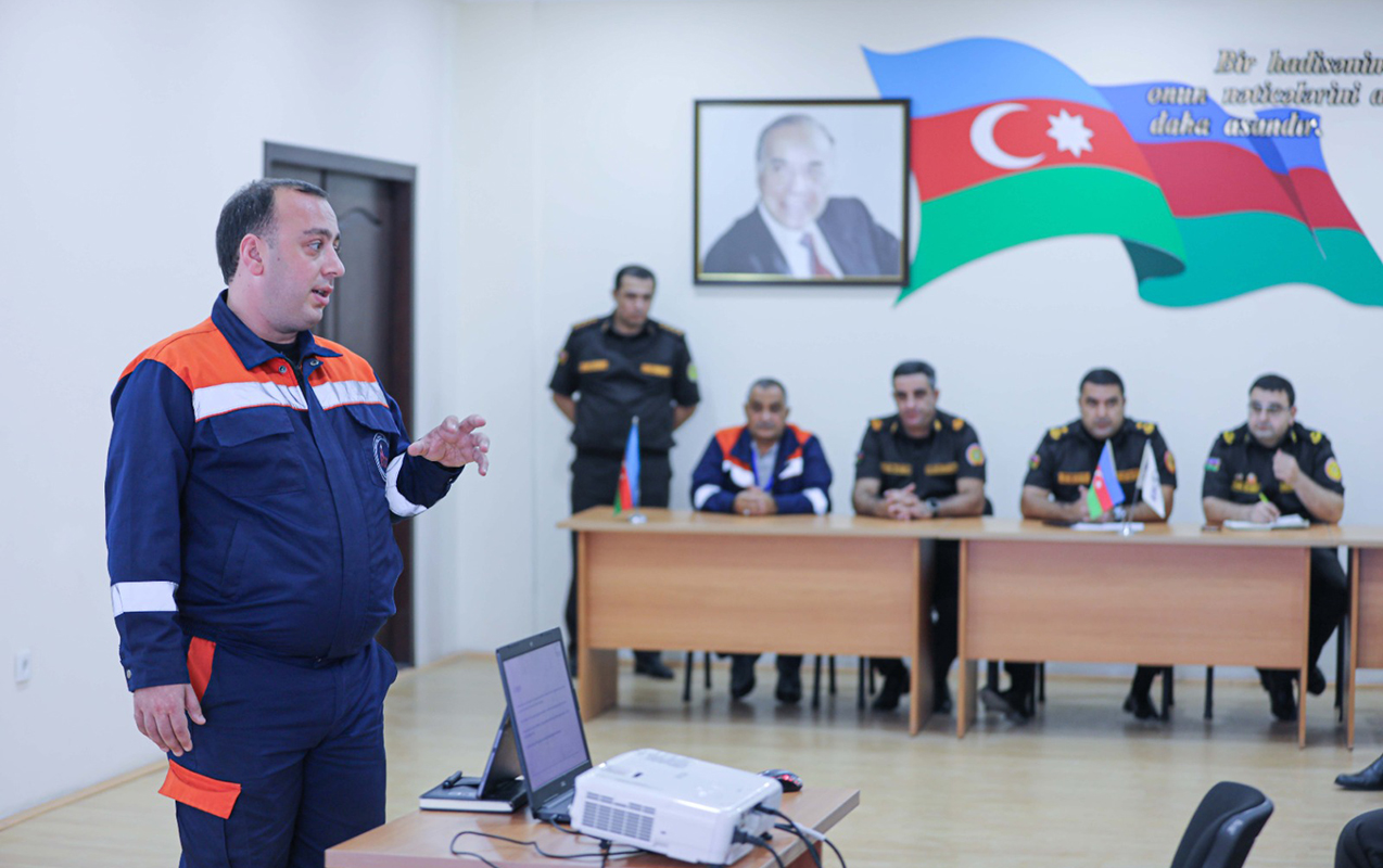 balaxani-neftcileri-fhn-ile-birge-profilaktik-seminarlar-kecirirler