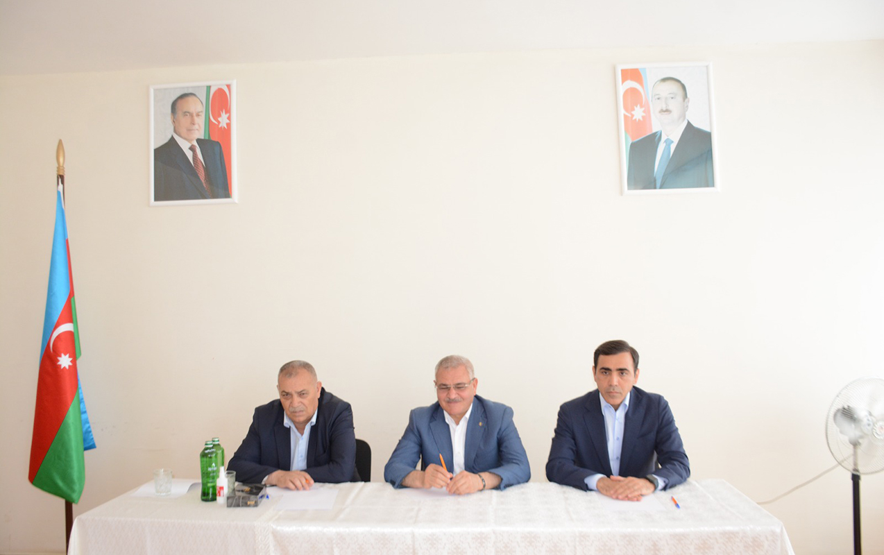 millet-vekili-terterde-vetendaslari-qebul-etdi