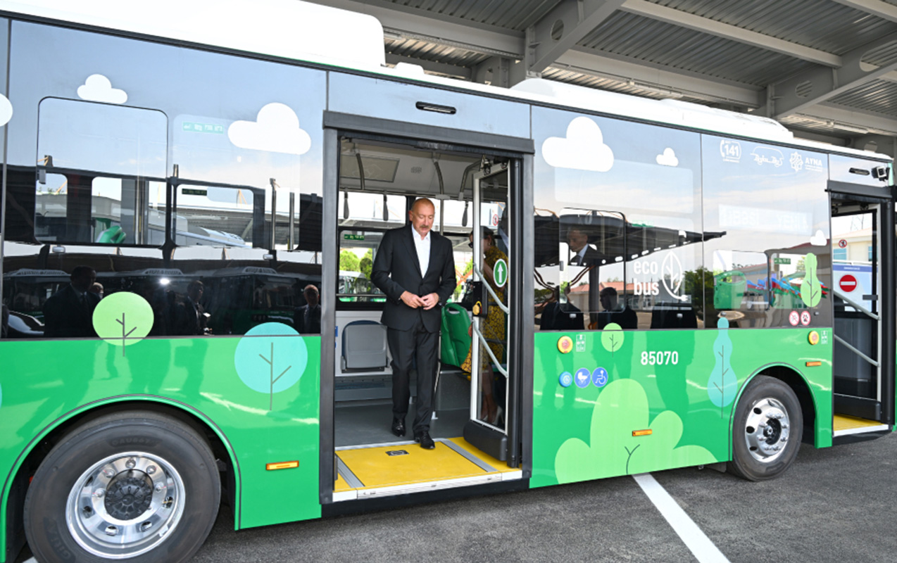 prezident-naxcivanda-yeni-elektrik-avtobuslarina-baxdi