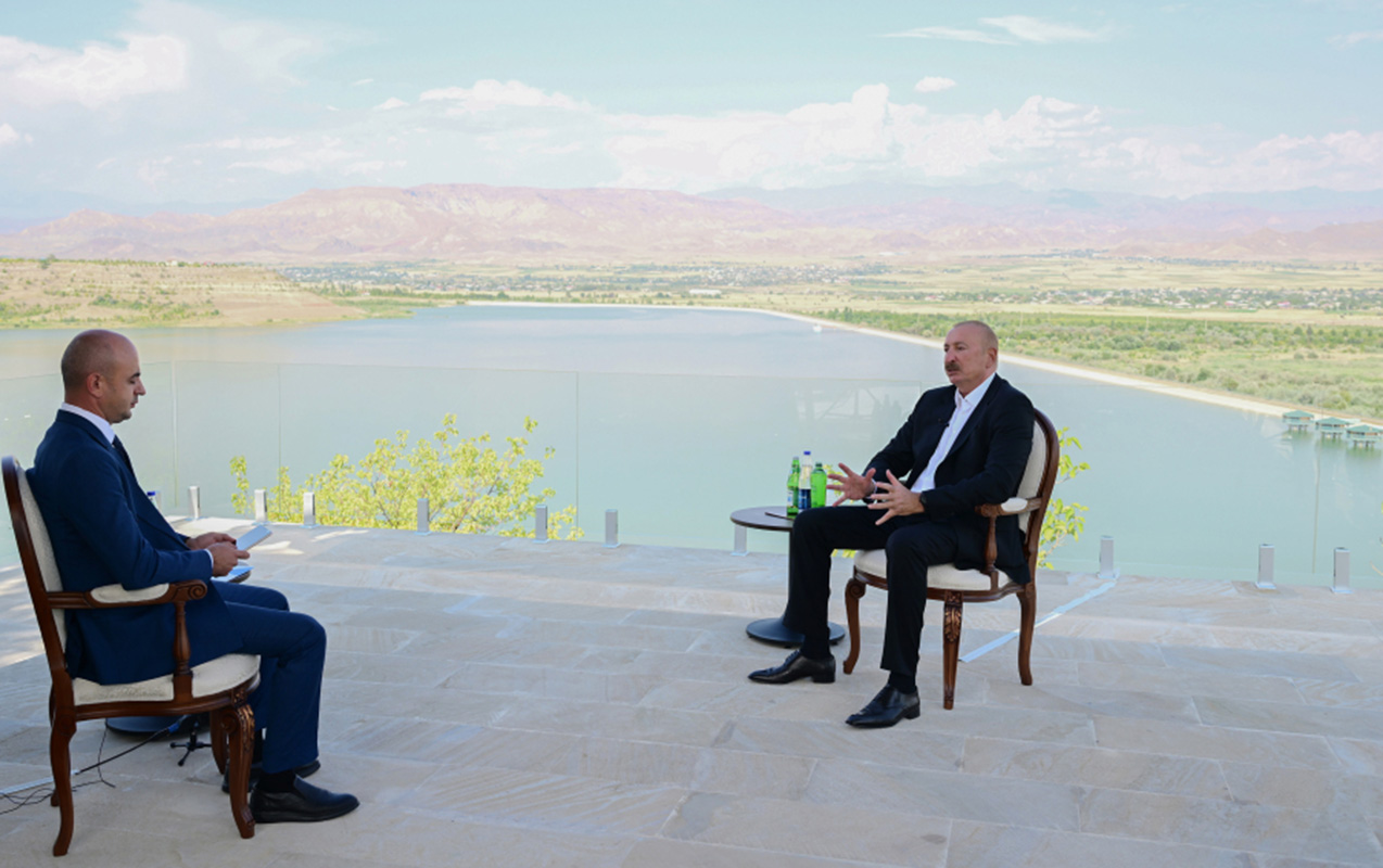 ilham-eliyev-naxcivanda-aztv-ye-musahibe-verdi