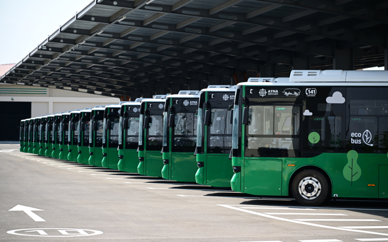 yasil-rengli-avtobuslari-bakida-tez-tez-goruruk