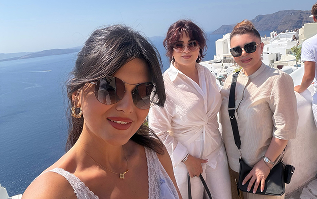 nezaket-teymurova-ile-ceyran-rehimova-yunanistanda