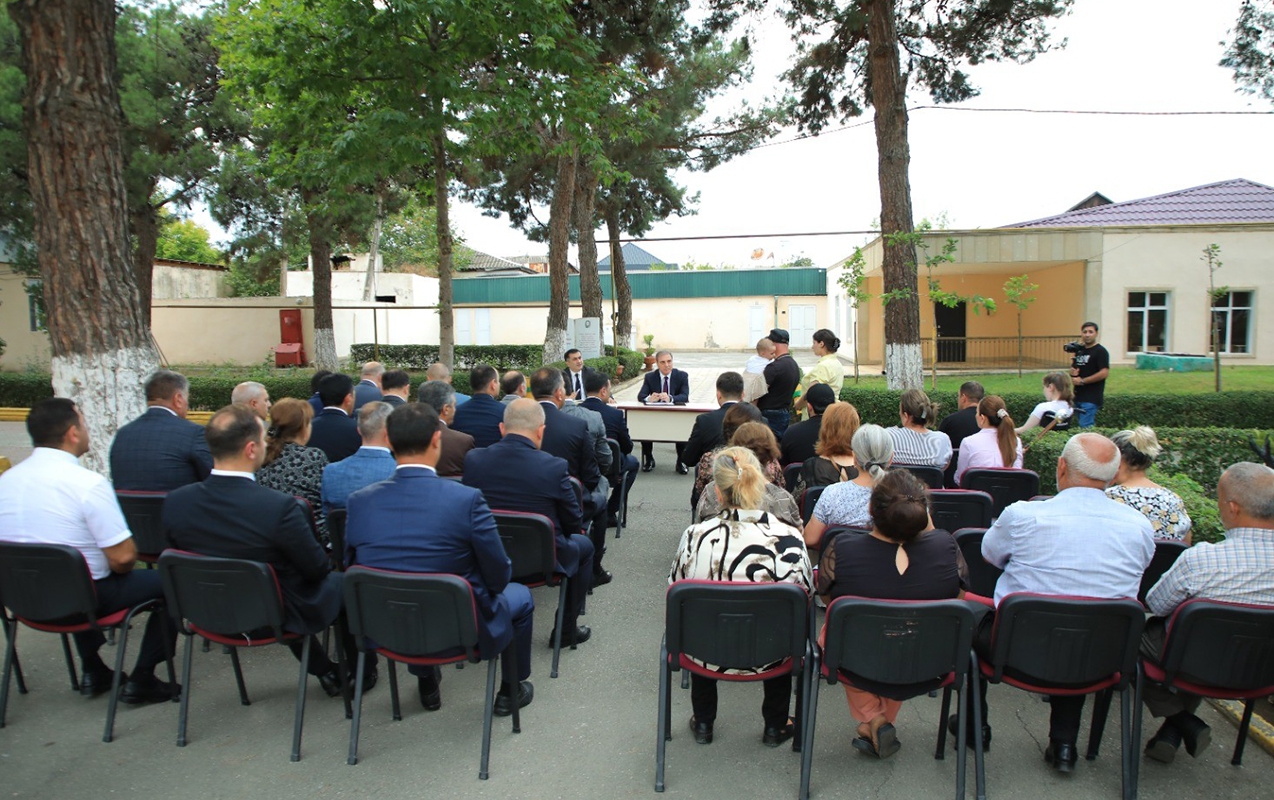 niyazi-bayramov-novbeti-defe-sakinlerle-gorusdu