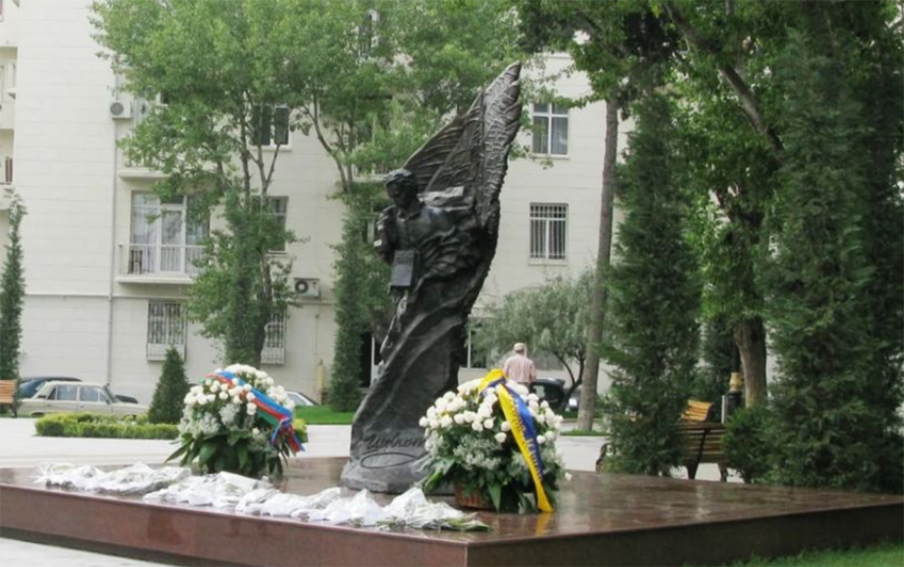 bu-meydana-taras-sevcenkonun-adi-verildi