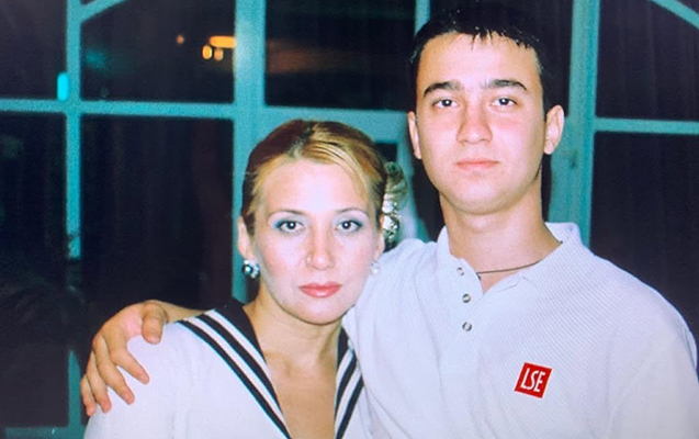 tale-heyderov-anasi-ile-seklini-paylasdi