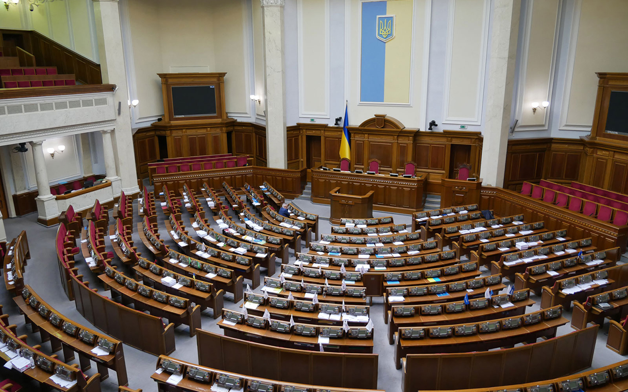 hucumlara-gore-ali-rada-basqa-yere-kocurule-biler