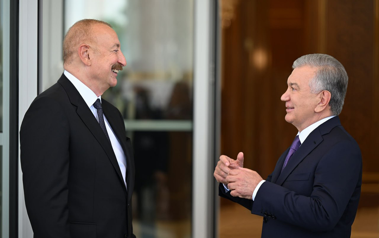 prezident-daskendde-musteqillik-abidesini-ziyaret-etdi