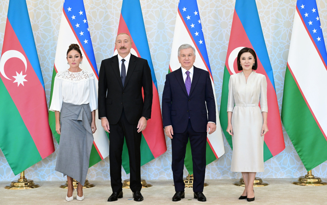 prezidentler-ve-birinci-xanimlar-kuksaroyda-birge-foto-cekdirdiler