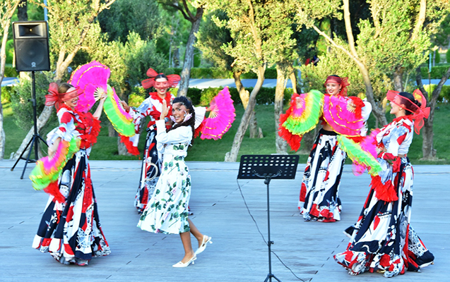 paytaxtda-yene-axsam-konsertleri-teskil-edildi