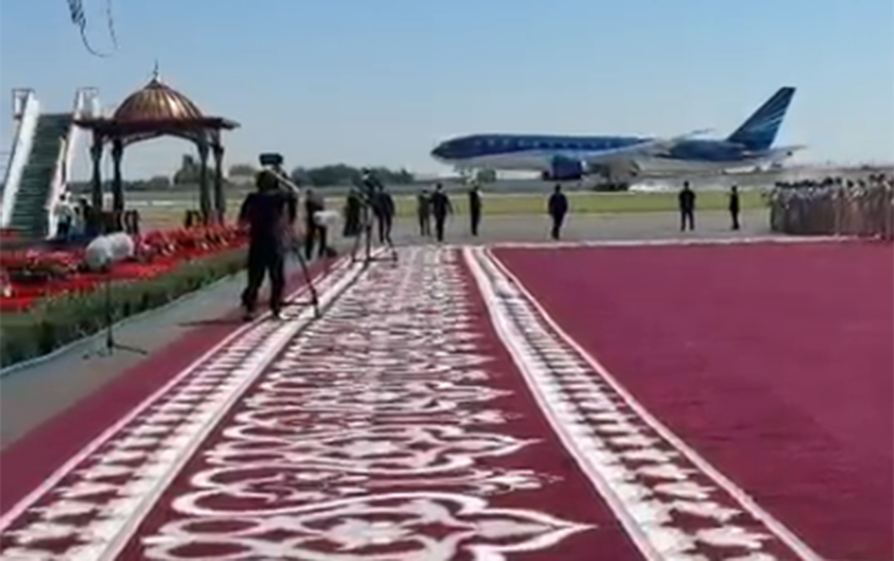 prezidentin-teyyaresi-buxara-aeroportuna-endi