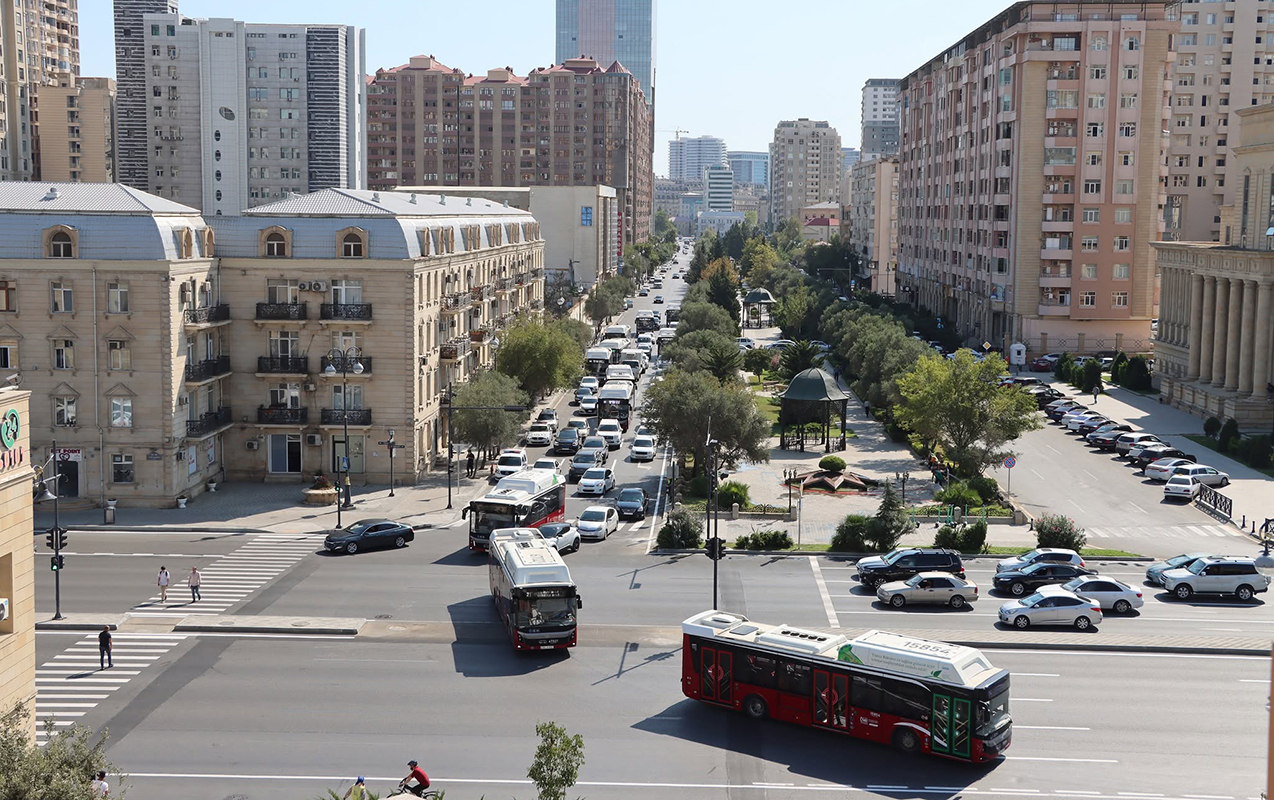 bakinin-merkezinde-agir-qeza-32-yasli-kisi-oldu