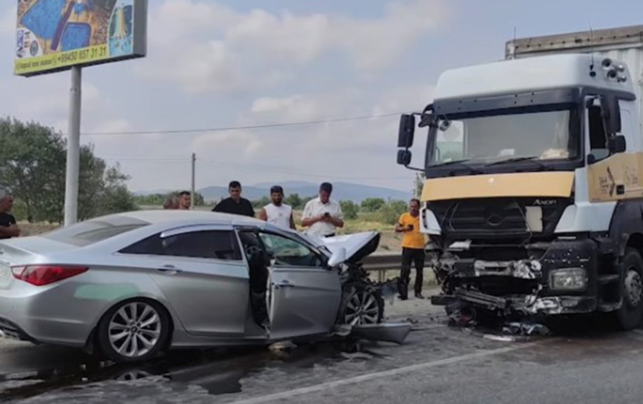 hyundai-sonata-yuk-masinina-cirpildi-olen-var