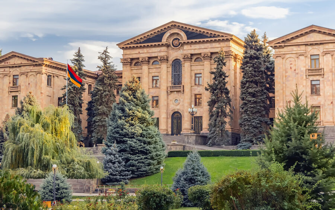 ermenistan-uc-nazirliyin-adinin-deyisdirilmesini-tesdiqledi