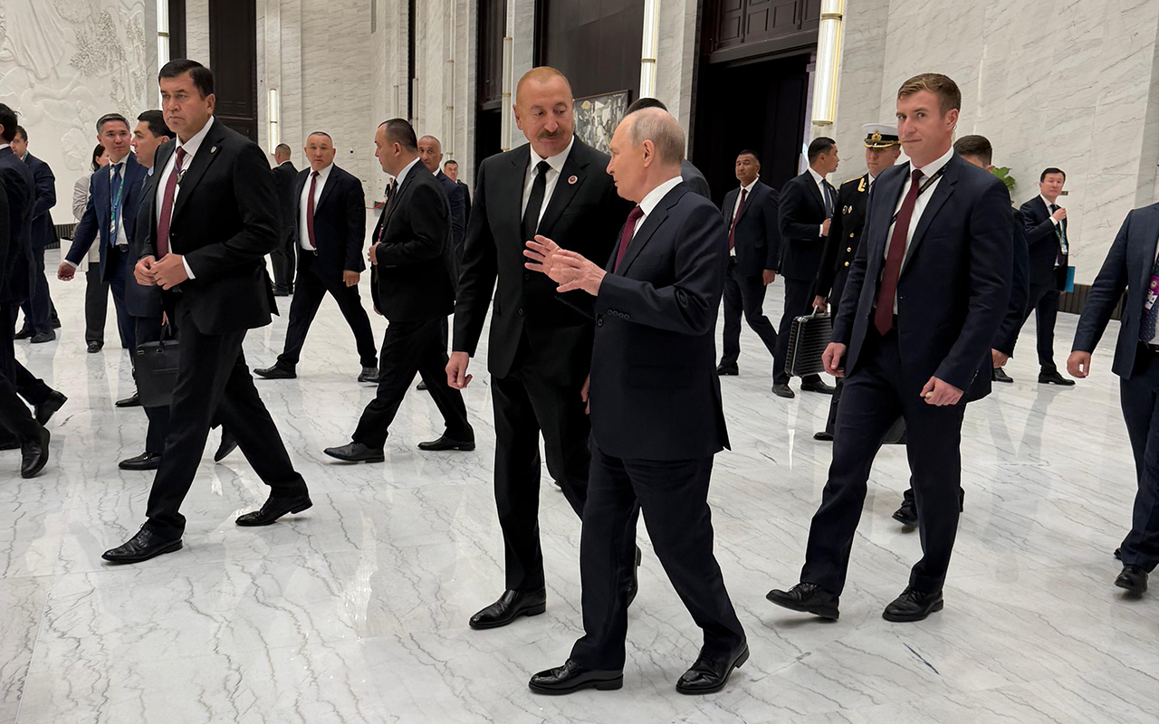 ilham-eliyev-putinle-sohbet-etdi