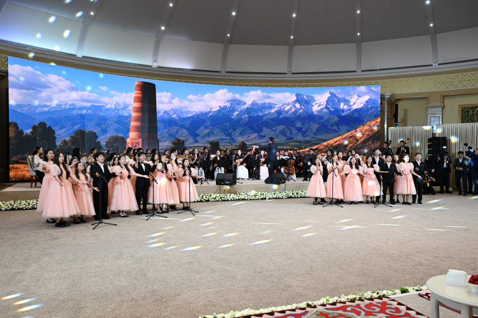 Beş ölkənin birinci xanımları Bişkekdə əl işləri sərgisində - FOTOLAR 15 14