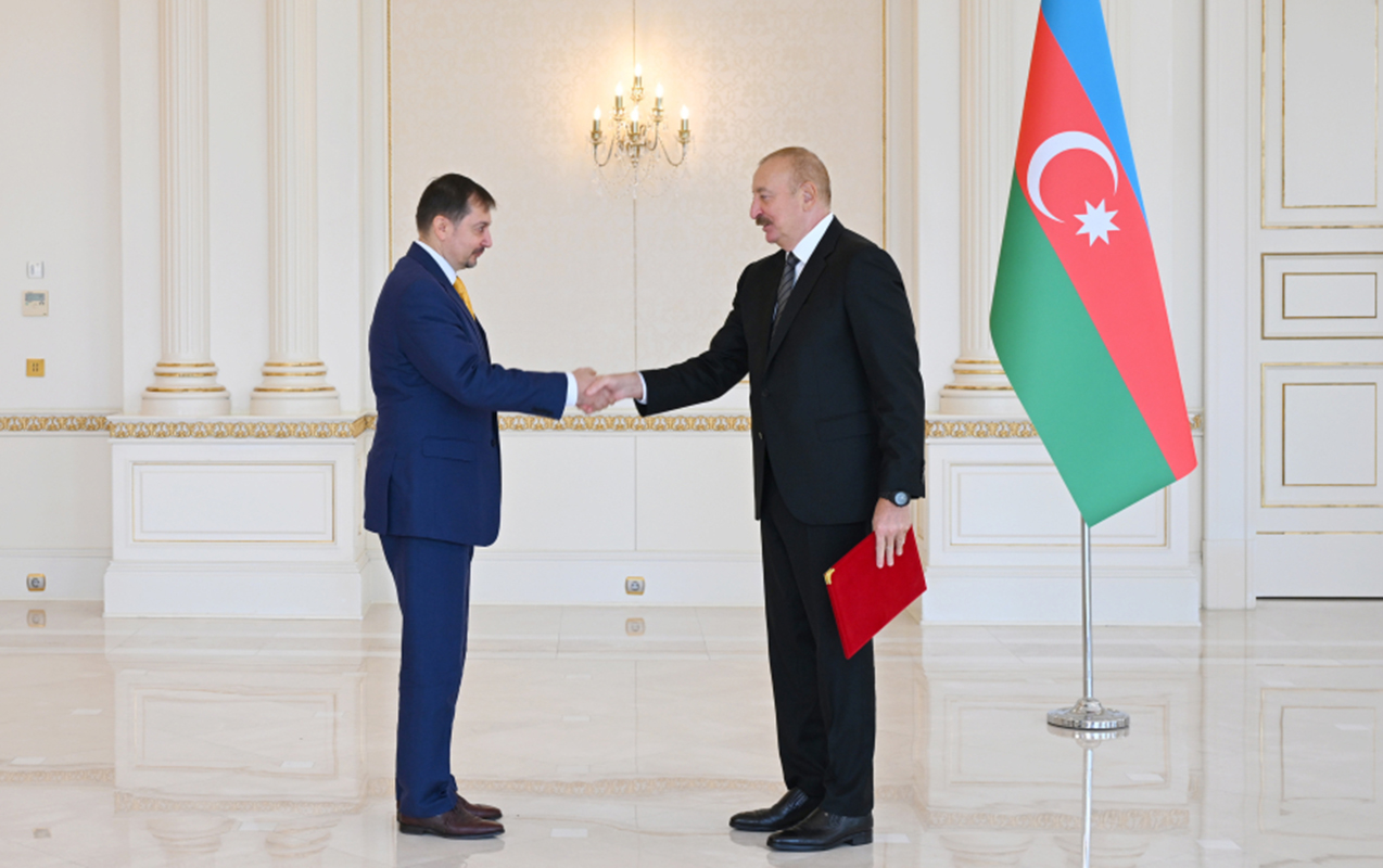 prezident-qebul-kecirdi