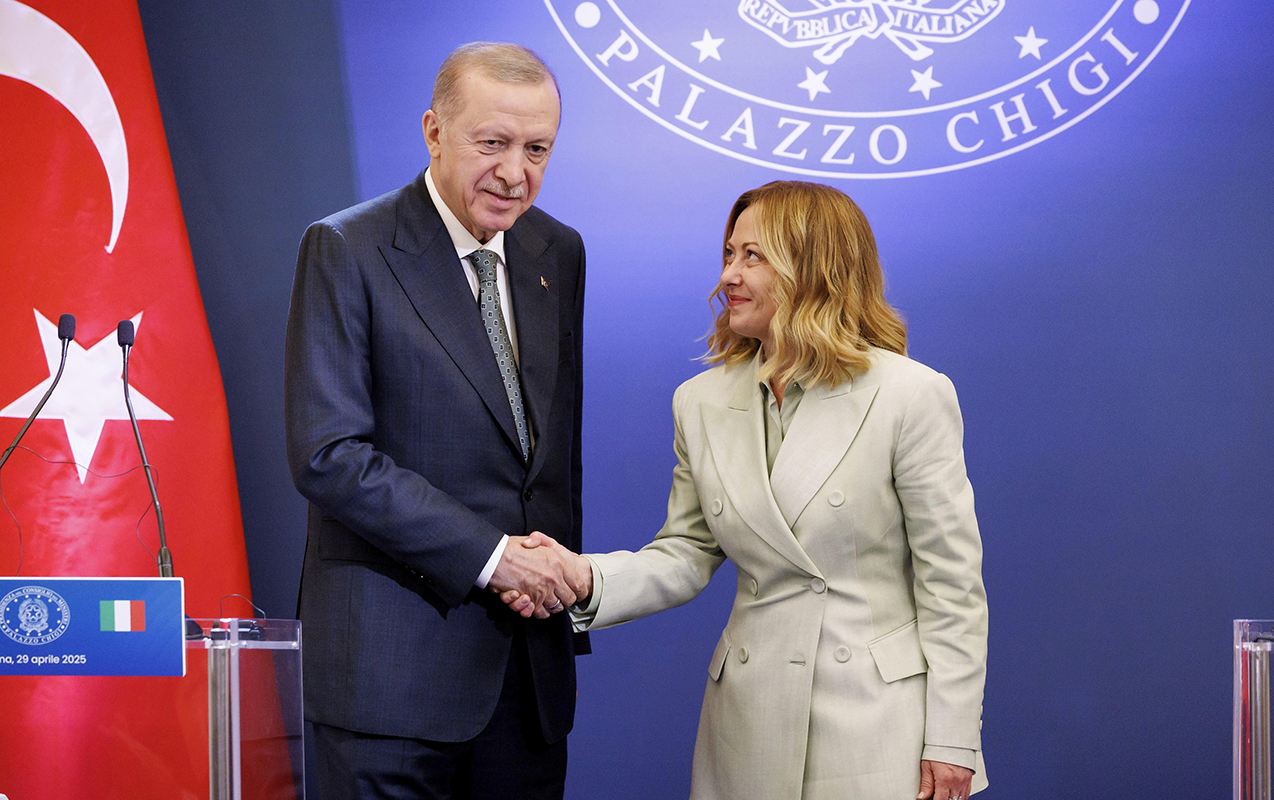 erdogan-da-melonini-tebrik-etdi