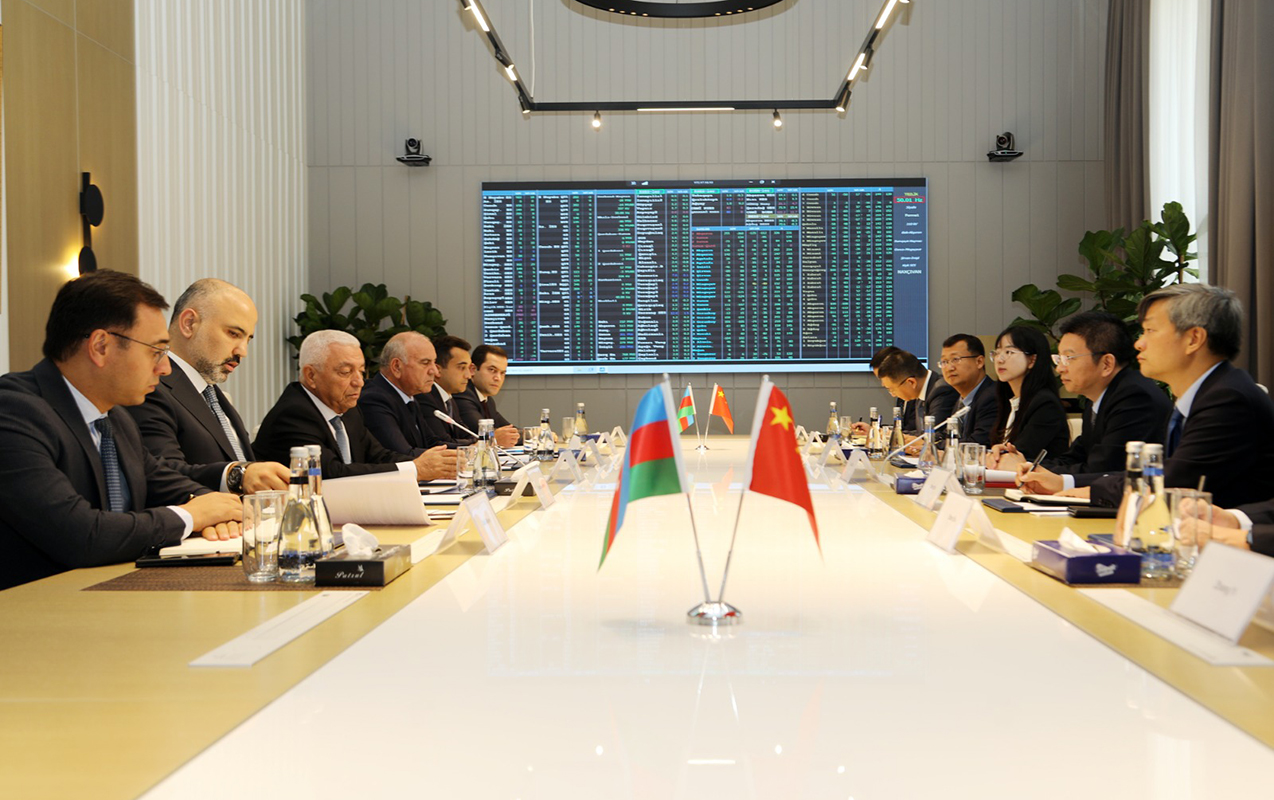 azerenerji-ve-china-energy-rehberliyinin-gorusu-olub