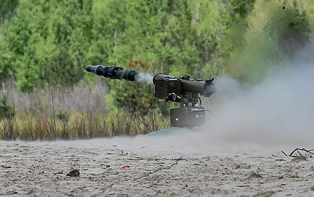 ukrayna-yeni-zenit-raketini-polsada-teqdim-etdi