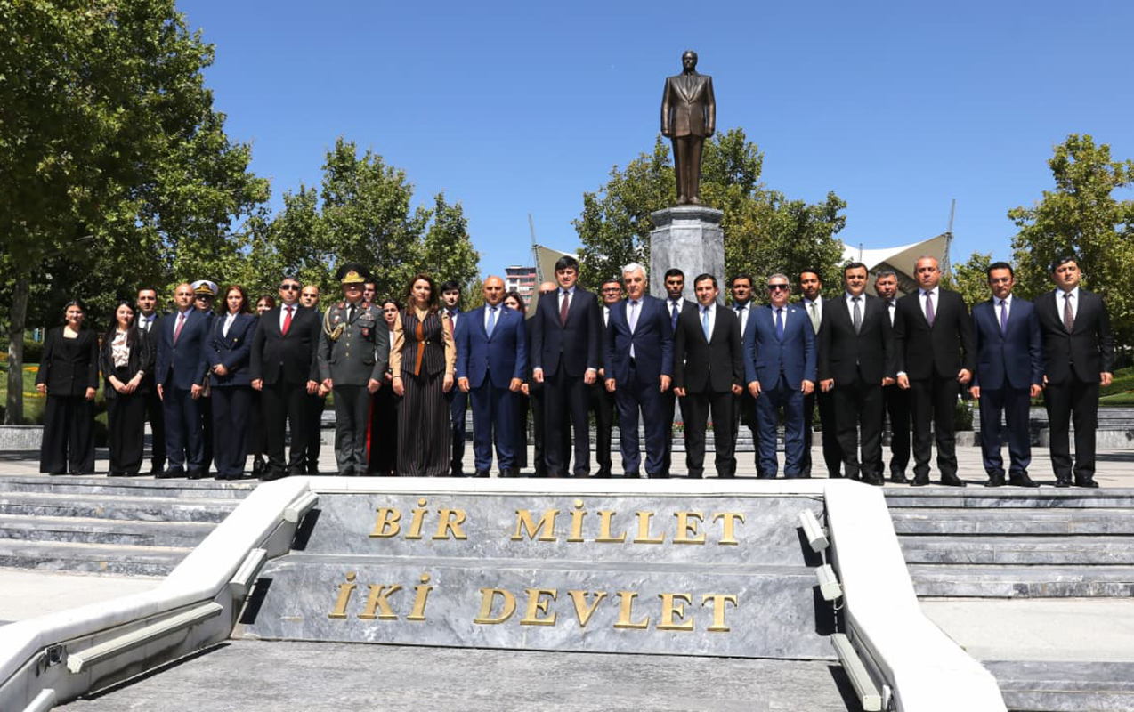 ankarada-heyder-eliyevle-ataturkun-xatiresi-yad-olundu