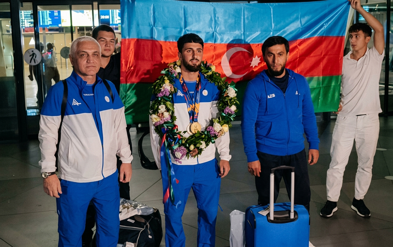 telebeler-arasinda-ilk-dunya-cempionumuz-vetene-qayitdi