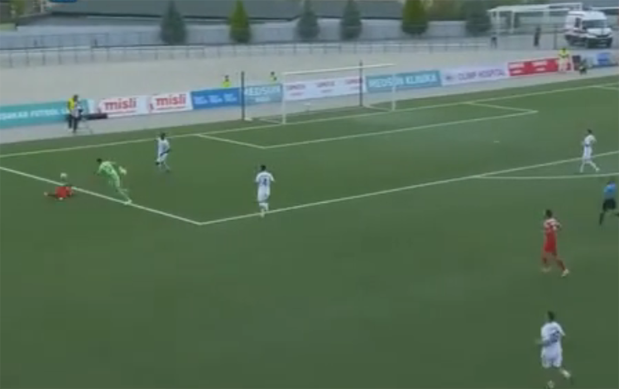 temiz-qolumuz-sayilmir-qapimiza-gulunc-penalti-teyin-olunur