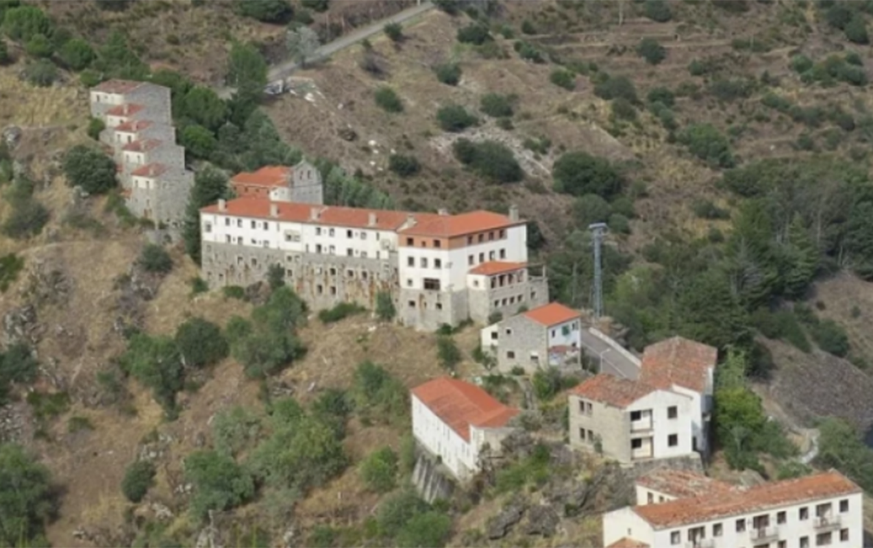bir-menzil-qiymetine-kend-aldi