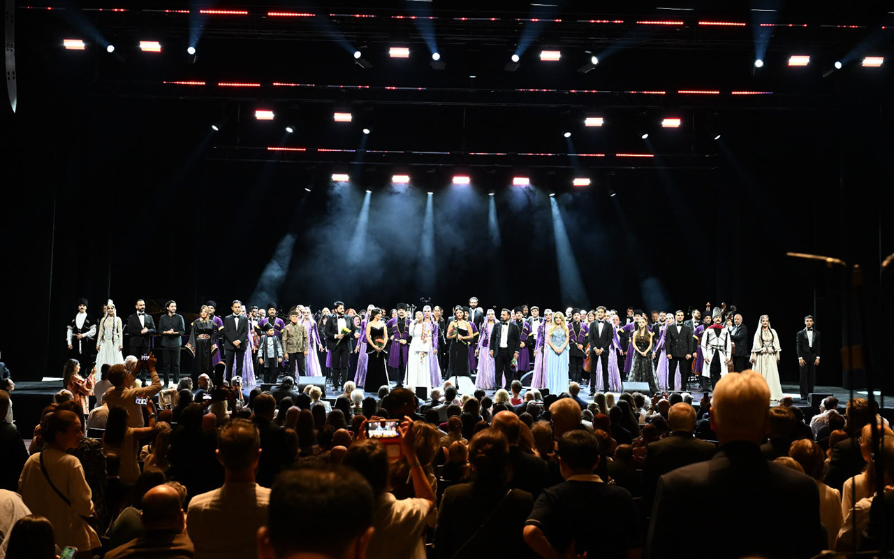 montrode-azerbaycanin-incesenet-numayendelerinin-istiraki-ile-qala-konsert-kecirilib