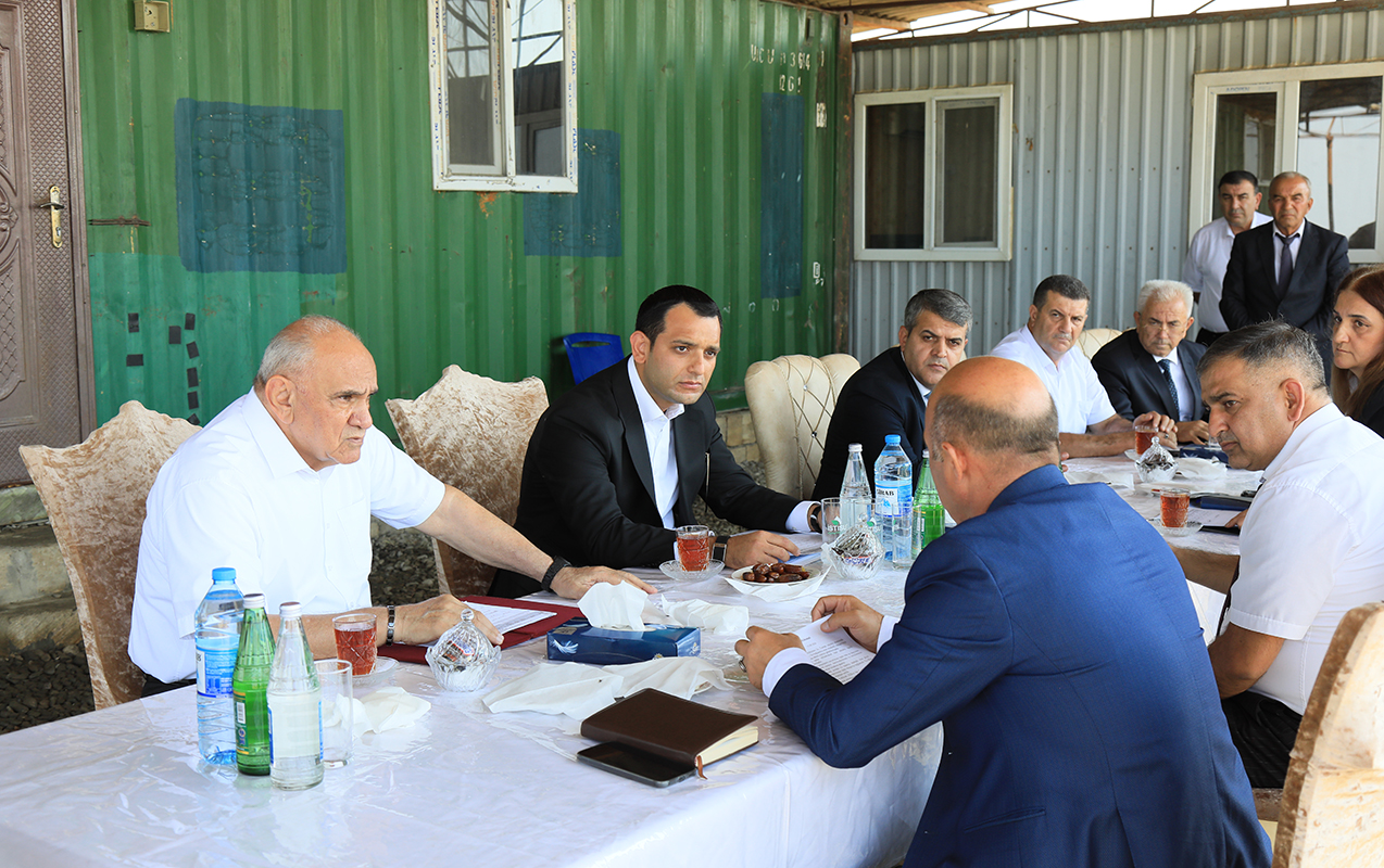 zerdabda-kend-teserrufati-muessiselerine-baxis-kecirildi